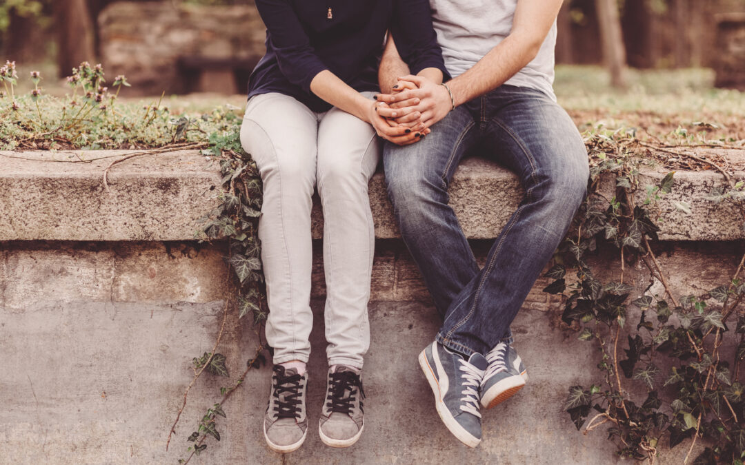 Omgaan met het Feit dat Je Dochter een Vriend Krijgt